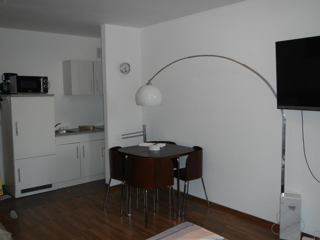 Sonniges Modernes Appartement Hoehenberg Köln Exterior foto