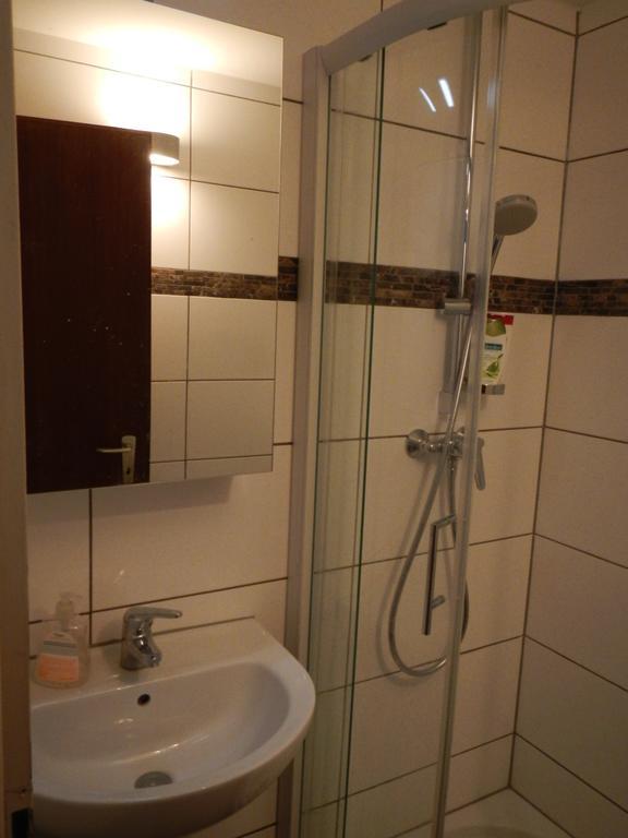 Sonniges Modernes Appartement Hoehenberg Köln Exterior foto